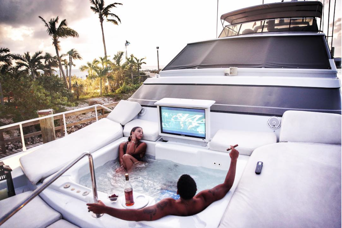 These Stars Did It Big On Vacation 
